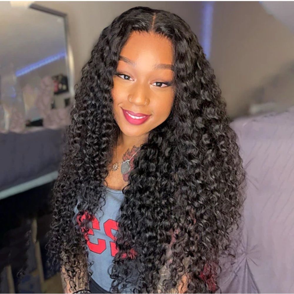 OQ Hair Women's Water Wave 26’ HD Lace Wig